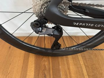 Used Bianchi Oltre RC van 2026 met Shimano Ultegra Di2 2026 Road & Gravel, Black — image 8 of 16