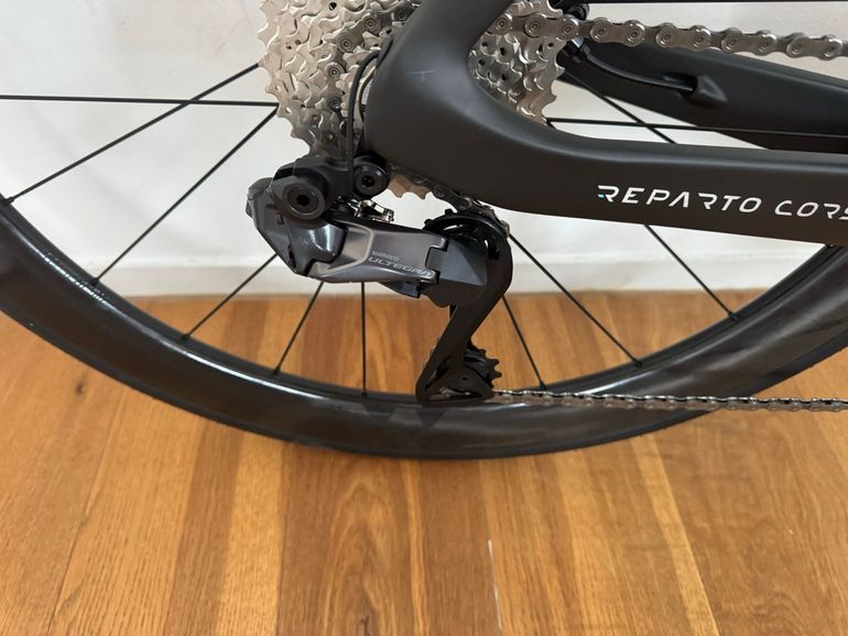 Used Bianchi Oltre RC van 2026 met Shimano Ultegra Di2 2026 Road & Gravel, Black — image 8 of 16