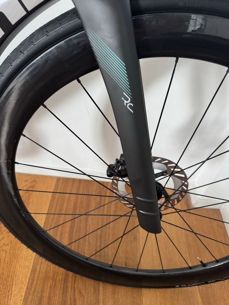 Used Bianchi Oltre RC van 2026 met Shimano Ultegra Di2 2026 Road & Gravel, Black — image 15 of 16