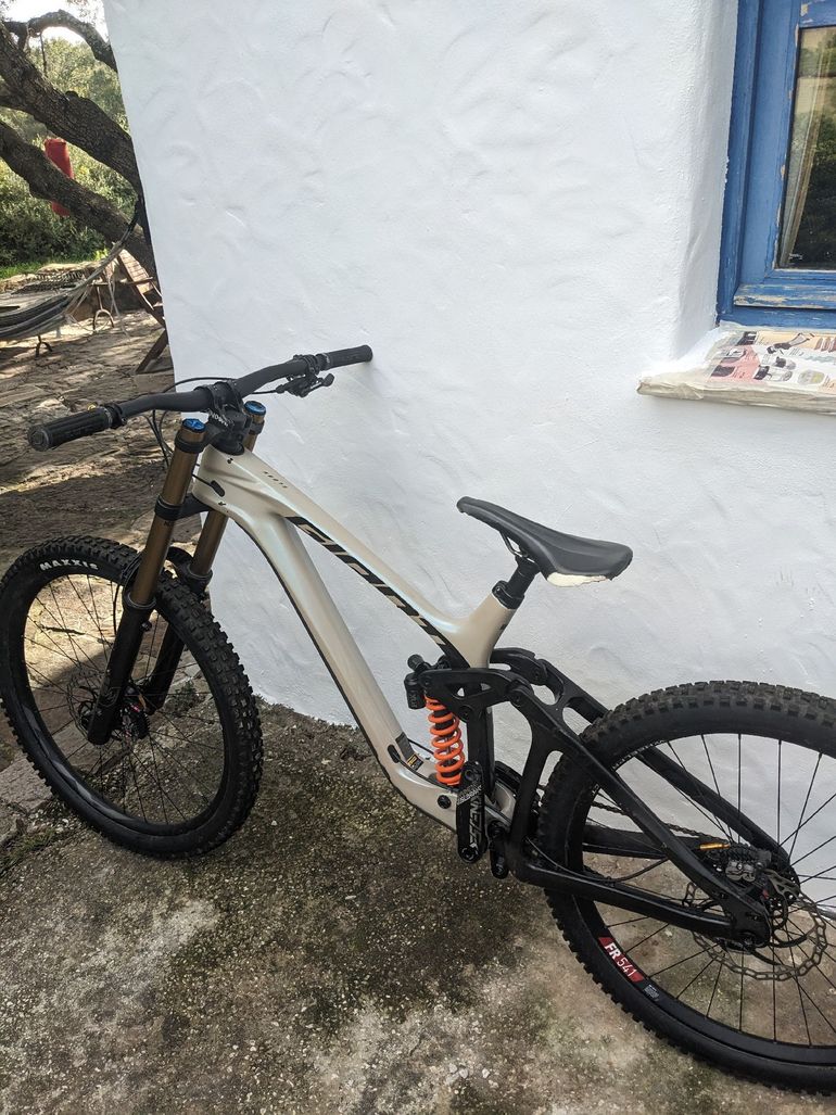 Giant Glory Advanced 2024 2024 Mountainbike d'occasion — image 7 sur 8