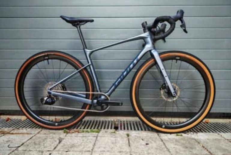 Tweedehands Giant Revolt, Advanced 0 2022 2022 Road & Gravel — afbeelding 1 van 9