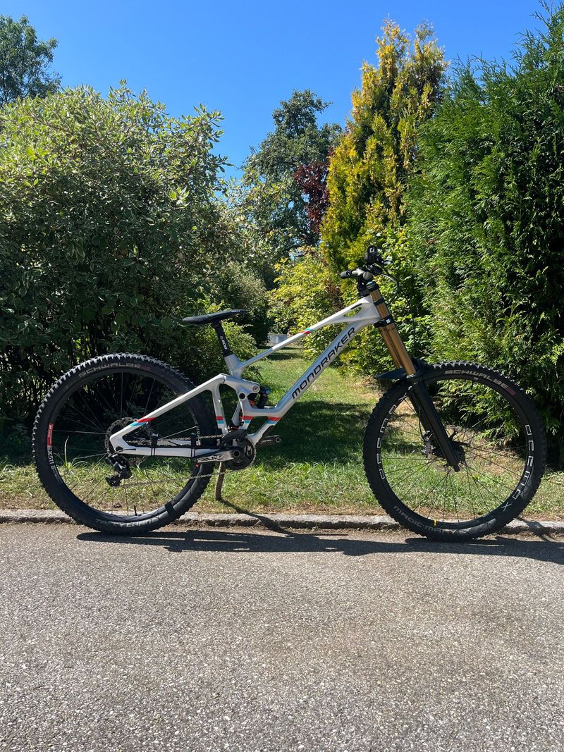 Used Mondraker SUMMUM CARBON RR 2023 2023 MTB