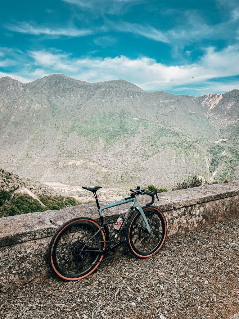 Used Berria Custom SRAM Apex 2025 Road & Gravel, Black — image 3 of 3