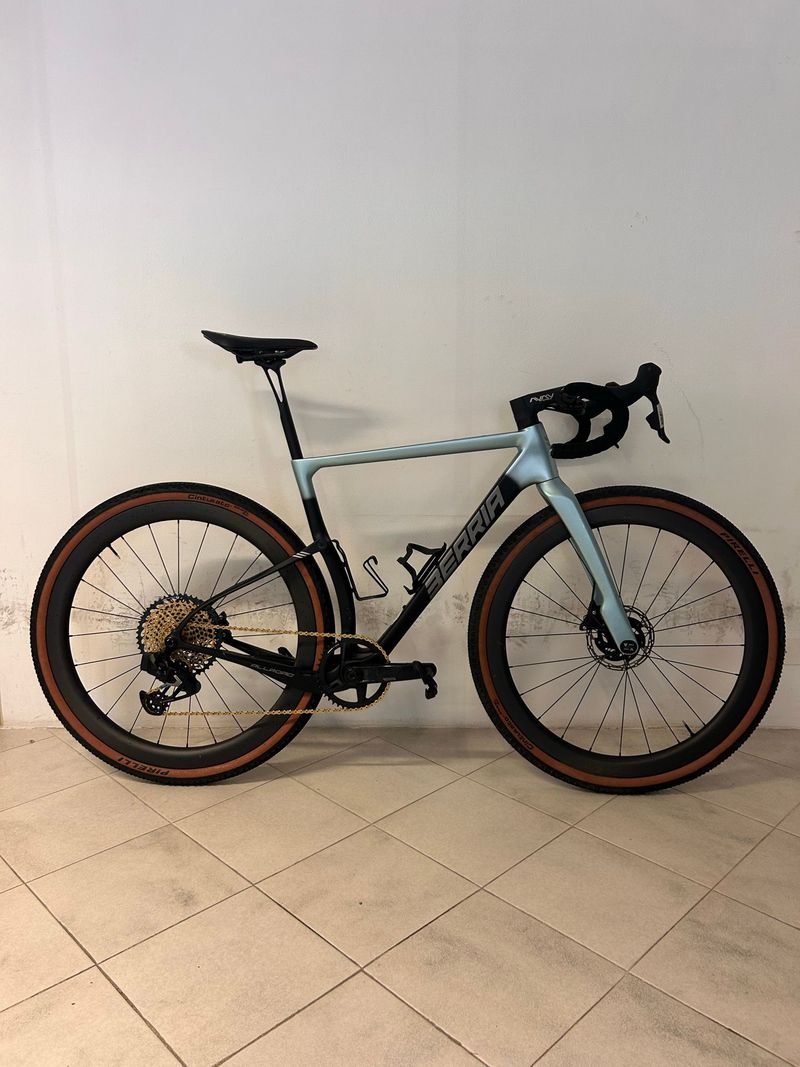 Used Berria Custom SRAM Apex 2025 Road & Gravel