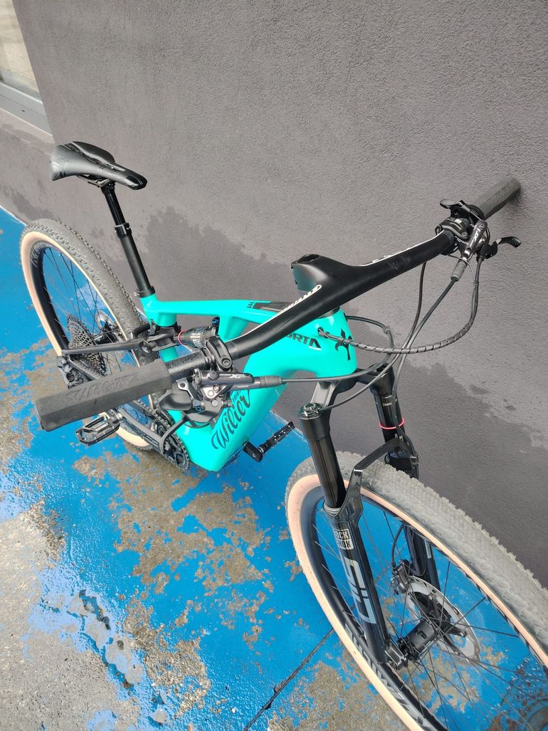 Gebrauchtes Wilier Urta Hybrid 2024 Mountainbike, Grün — Bild 4 von 7