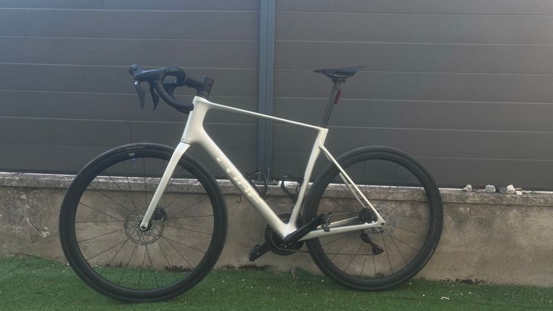Käytetty CUBE ATTAIN C:62, SLX 2026 2026 Road & Gravel
