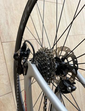 Used Pinarello Angliru Shimano 105 2019 Road & Gravel, Light Gray — image 8 of 10
