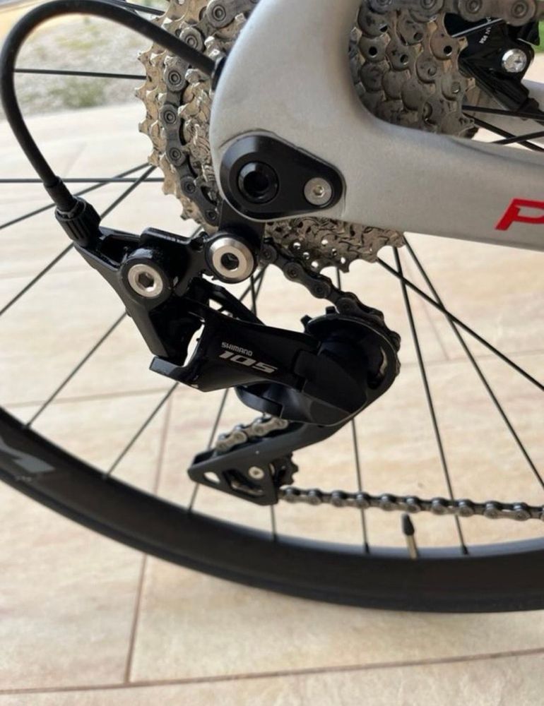 Used Pinarello Angliru Shimano 105 2019 Road & Gravel, Light Gray — image 7 of 10