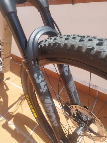 Używany Canyon Lux Trail CF 7 2022 2022 Mountainbike — zdjęcie 10 z 11