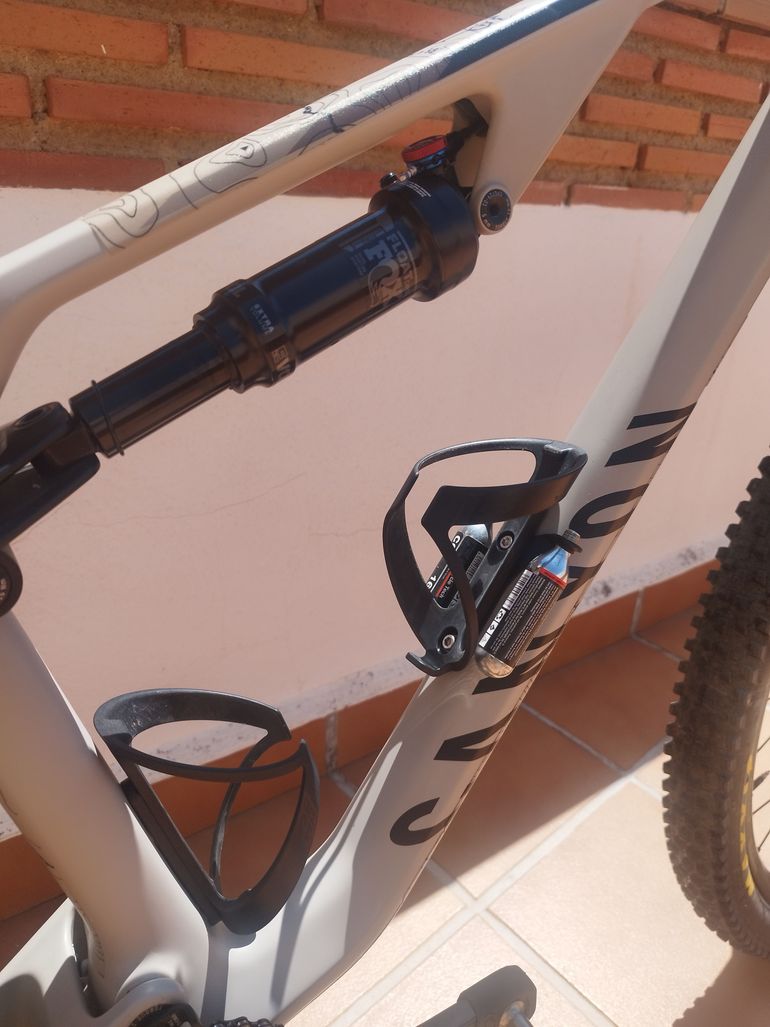 Używany Canyon Lux Trail CF 7 2022 2022 Mountainbike — zdjęcie 6 z 11