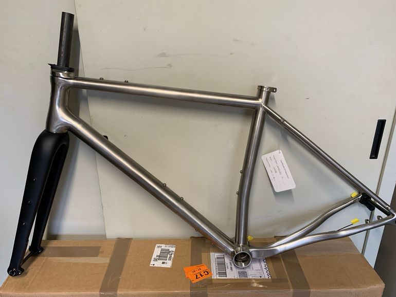 Used Robert Custom Frameset 2025 Road & Gravel, Light Gray — image 10 of 33