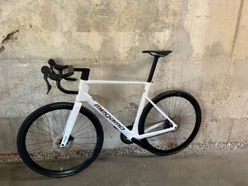Brugt Megamo Pulse 20 Pure White 2026 Road & Gravel — billede 2 af 5
