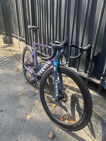 Brugt Canyon Aeroad CFR Di2 2025 2025 Road & Gravel — billede 3 af 9