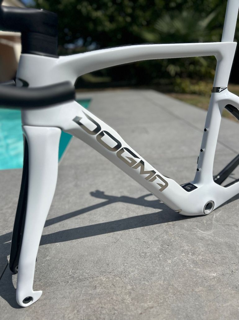 Brugt Pinarello DOGMA F 1K 2025 Frameset 2025 Road & Gravel — billede 3 af 9