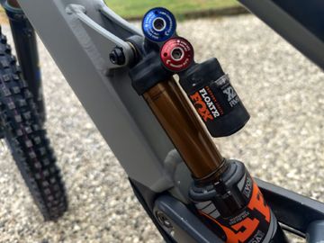 Used YT Industries TUES AL 2018 2018 Mountainbike, Black, 27.5 — image 7 of 15