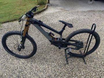 Used YT Industries TUES AL 2018 2018 Mountainbike, Black, 27.5 — image 1 of 15