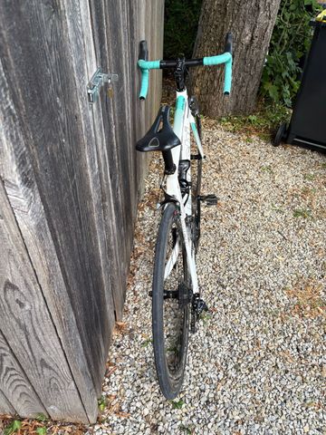 Used Bianchi Intrepida Dama 105 2018 2018 Road & Gravel, White — image 7 of 9