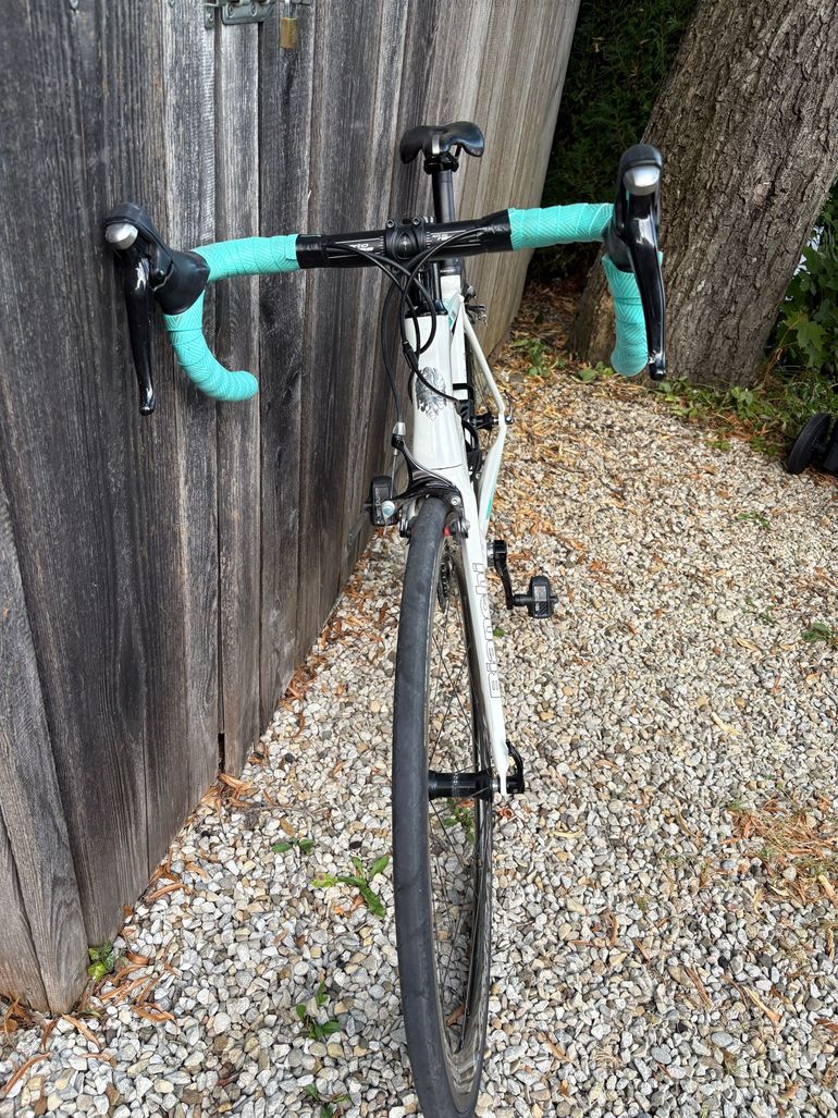 Used Bianchi Intrepida Dama 105 2018 2018 Road & Gravel, White — image 3 of 9