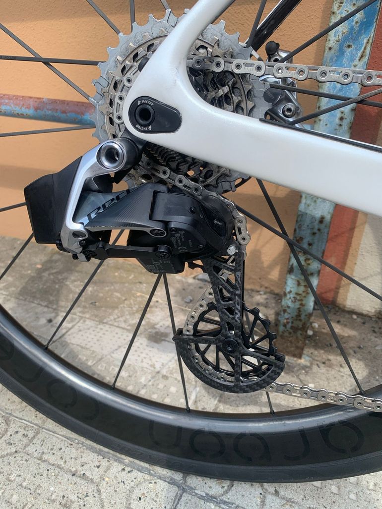 Gebrauchtes Factor Ostro SRAM Red eTap AXS 2025 Road & Gravel, Weiß — Bild 3 von 5