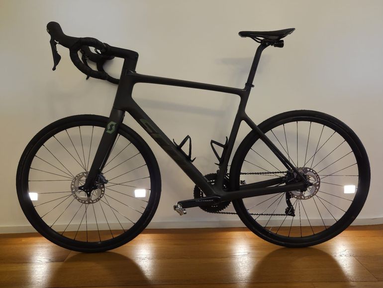 Gebrauchtes Scott Addict 20 2022 2022 Road & Gravel, Schwarz — Bild 2 von 6