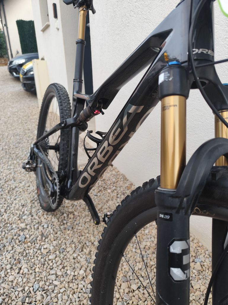 Gebrauchtes Orbea OIZ M LTD 2025 2025 Mountainbike, Schwarz — Bild 2 von 3