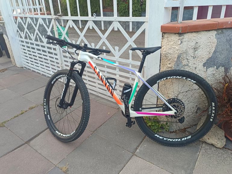 Used Canyon Exceed CF 7 2022 2022 Mountainbike, White, 29 — image 16 of 21