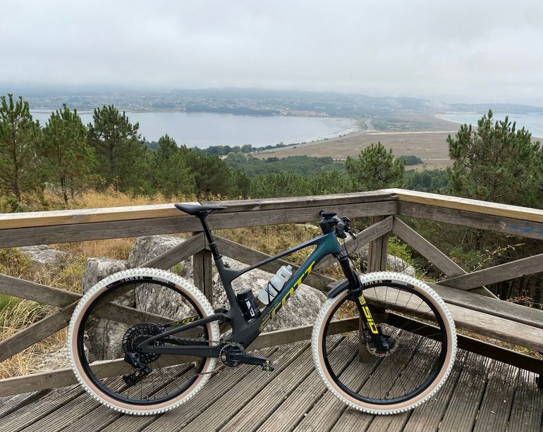 Brugt Scott Spark RC Team Issue AXS 2022 2022 Mountainbike — billede 2 af 5