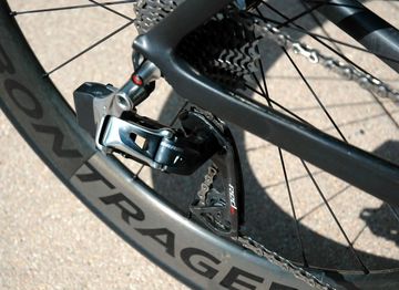 Used Trek MADONE Project-ONE/RAW-Carbone/SRAM RED ETAP/Gr.56/6, 9(!)kg 2020 Road & Gravel, Light Gray — image 8 of 13