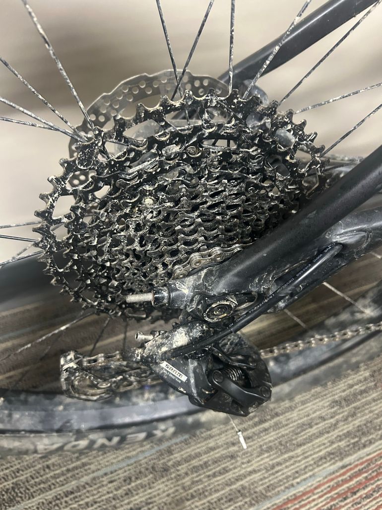 Used Trek Stache 7 2018 2018 Mountainbike, Black, 29 — image 3 of 9