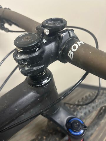 Used Trek Stache 7 2018 2018 Mountainbike, Black, 29 — image 5 of 9