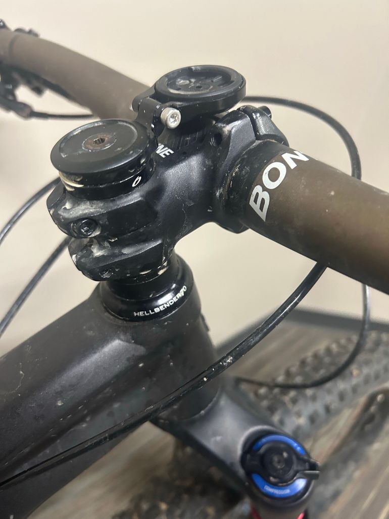 Used Trek Stache 7 2018 2018 Mountainbike, Black, 29 — image 5 of 9