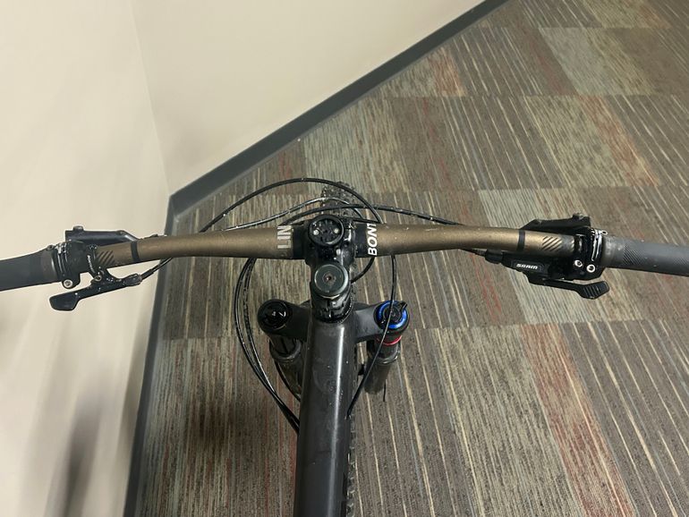 Used Trek Stache 7 2018 2018 Mountainbike, Black, 29 — image 7 of 9