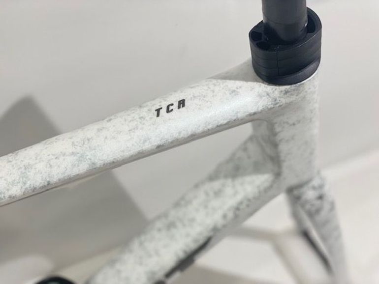 Used Giant TCR Advanced SL Frameset 2025 Frameset 2025 Road & Gravel, White — image 3 of 3