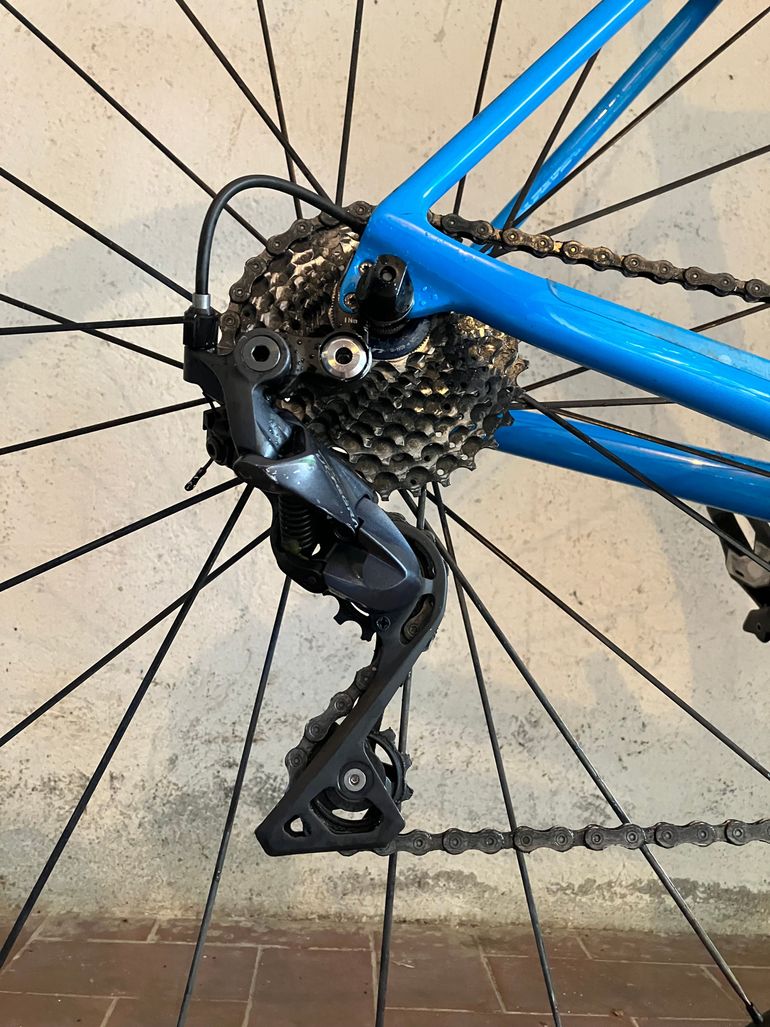 Used Canyon Ultimate CF SL 8 2021 2021 Road & Gravel, Blue — image 4 of 9
