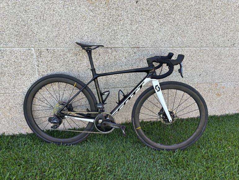 Used Scott Addict 10 2026 2026 Road & Gravel, Black — image 2 of 7