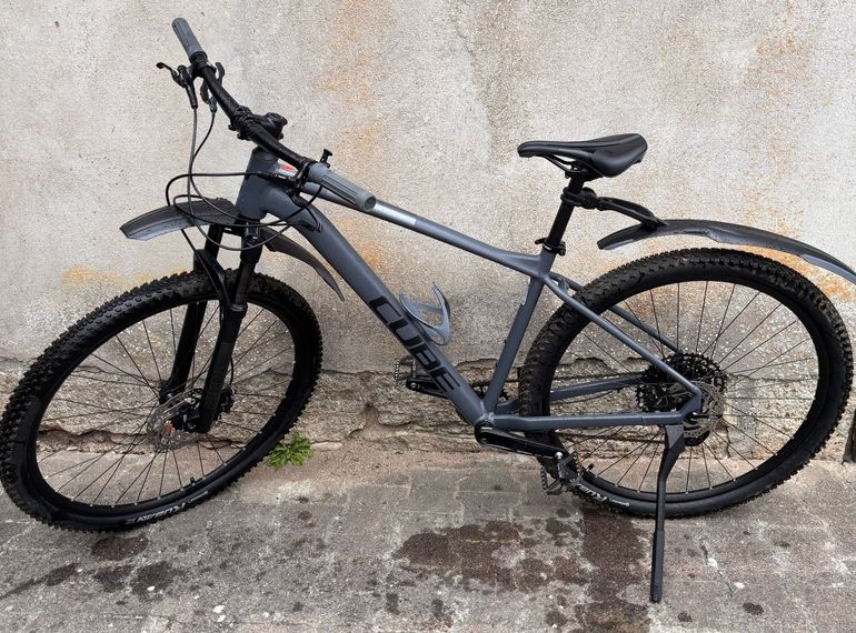 Used CUBE ACID 2023 2023 Mountainbike, Light Gray — image 2 of 10