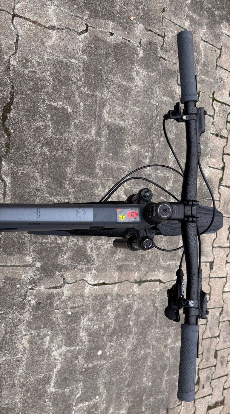 Used CUBE ACID 2023 2023 Mountainbike, Light Gray — image 8 of 10