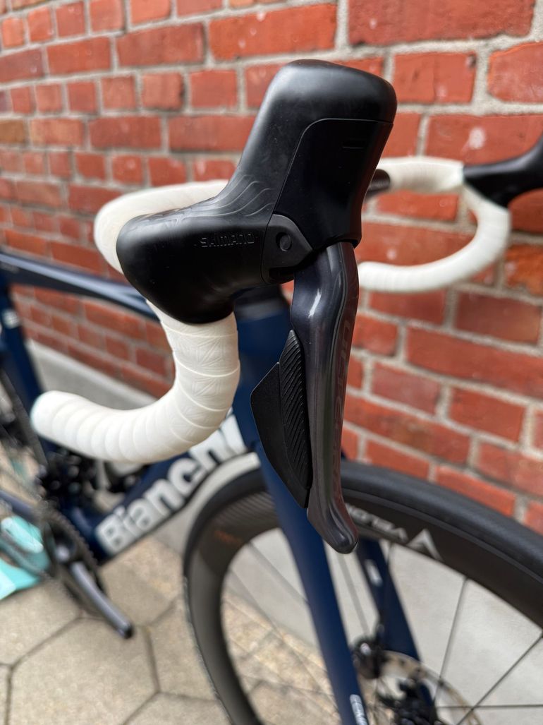 Used Bianchi Oltre Shimano Ultegra Di2 2025 Road & Gravel, Blue — image 5 of 15