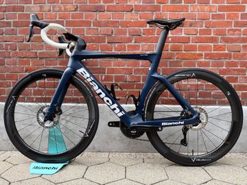 Used Bianchi Oltre Shimano Ultegra Di2 2025 Road & Gravel, Blue — image 12 of 15