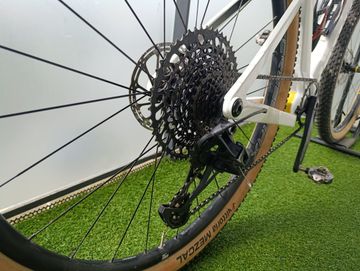 Rockrider Race 900GX Eagle Crossmax 2025 Mountainbike usato, Bianco — immagine 2 di 6