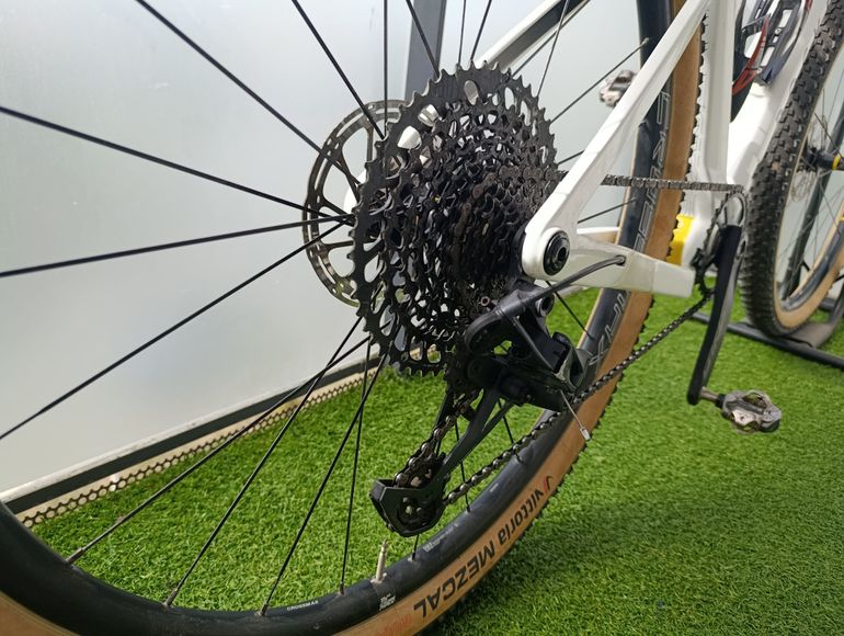 Rockrider Race 900GX Eagle Crossmax 2025 Mountainbike usato, Bianco — immagine 2 di 6