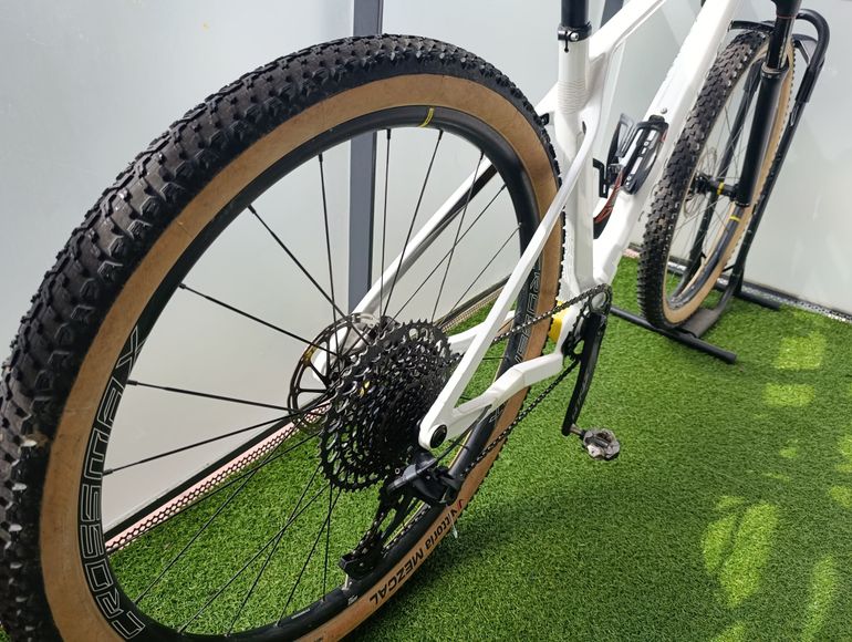Rockrider Race 900GX Eagle Crossmax 2025 Mountainbike usato, Bianco — immagine 6 di 6