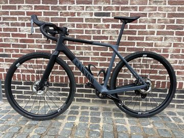 Used Canyon Grail CF SL 2024 2024 Road & Gravel, Light Gray — image 2 of 11