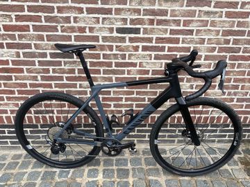 Used Canyon Grail CF SL 2024 2024 Road & Gravel, Light Gray — image 3 of 11