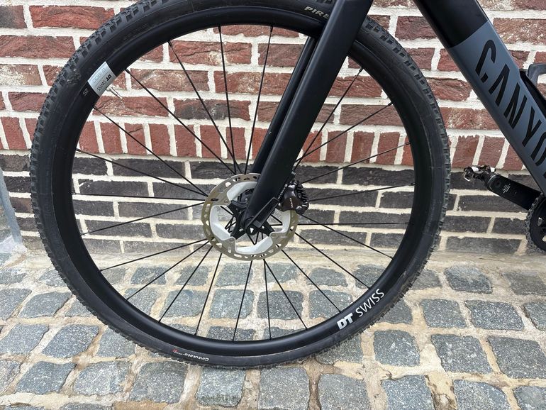 Used Canyon Grail CF SL 2024 2024 Road & Gravel, Light Gray — image 5 of 11