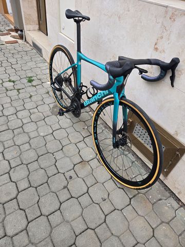 Použité Bianchi Specialissima SRAM Force eTap AXS 2025 Road & Gravel — obrázek 4 z 6