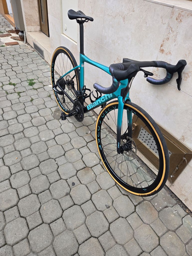 Použité Bianchi Specialissima SRAM Force eTap AXS 2025 Road & Gravel — obrázek 4 z 6