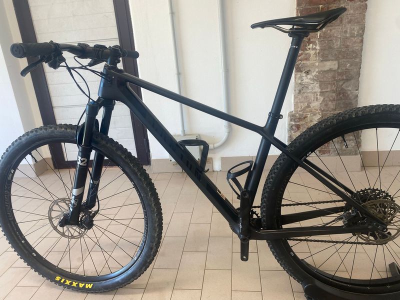 Canyon Exceed CF SL 6.0 Pro Race 2018 2018 MTB usato