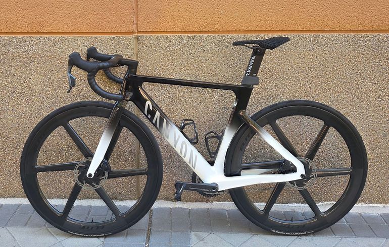 Used Canyon Aeroad CF SLX 7 AXS S2 2026 2026 Road & Gravel, White — image 2 of 11
