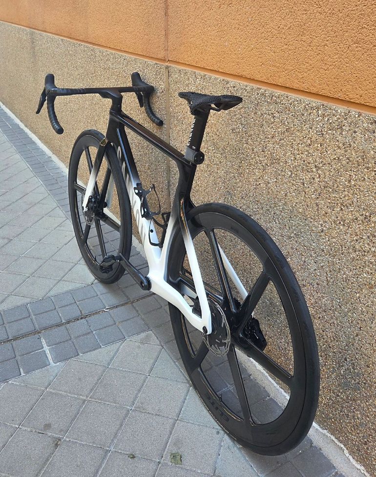 Used Canyon Aeroad CF SLX 7 AXS S2 2026 2026 Road & Gravel, White — image 5 of 11